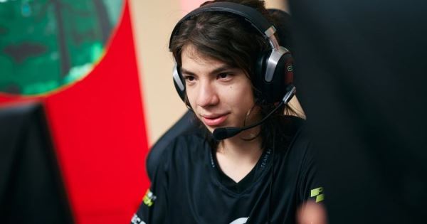 Crystallis и yamich сыграют за MOUZ в квалификации на DreamLeague S27