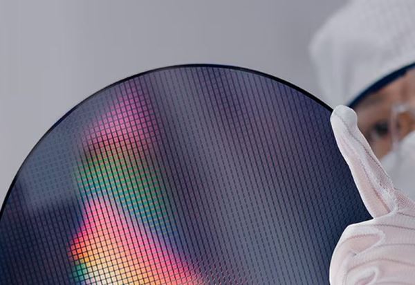 Бум ИИ разогрел рынок памяти — DRAM и NAND стремительно дорожают и могут стать выгоднее HBM