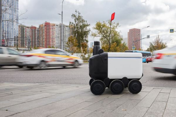 Роботы-курьеры «Яндекса» обновились до четвёртого поколения — что нового?
