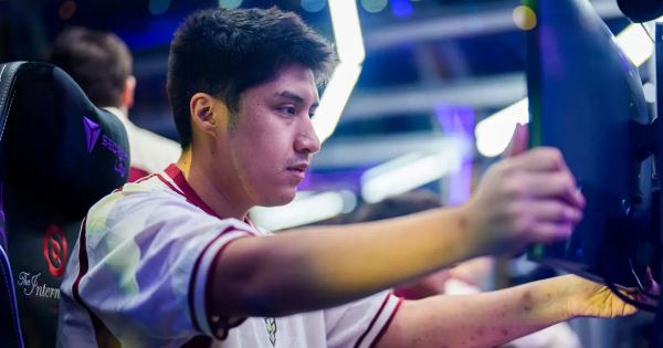 ILTW: Wisper жестко *** на линии. У него микро-игра на уровне Collaps в прайме