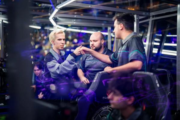 Интервью с DM о решафле, TI14, Streamers Battle и отдыхе от Dota 2