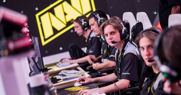 Aurora Gaming обыграла Natus Vincere и прошла в плей-офф BLAST Slam IV