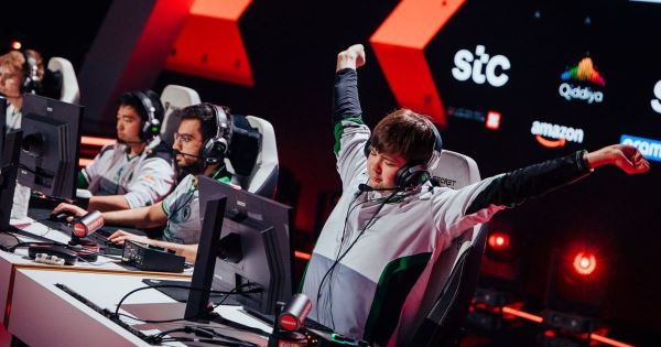 Team Falcons прошла в гранд-финал FISSURE PLAYGROUND 2 — Dota 2, обыграв Team Yandex