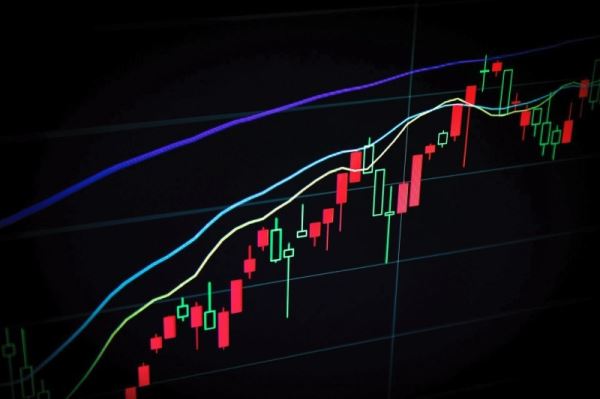 Несмотря на ИИ-бум, онлайн-реклама остаётся главным двигателем роста IT-гигантов