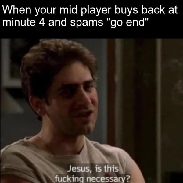 У дотеров появился новый тренд — они штампуют мемы с легендарным сериалом «Сопрано»